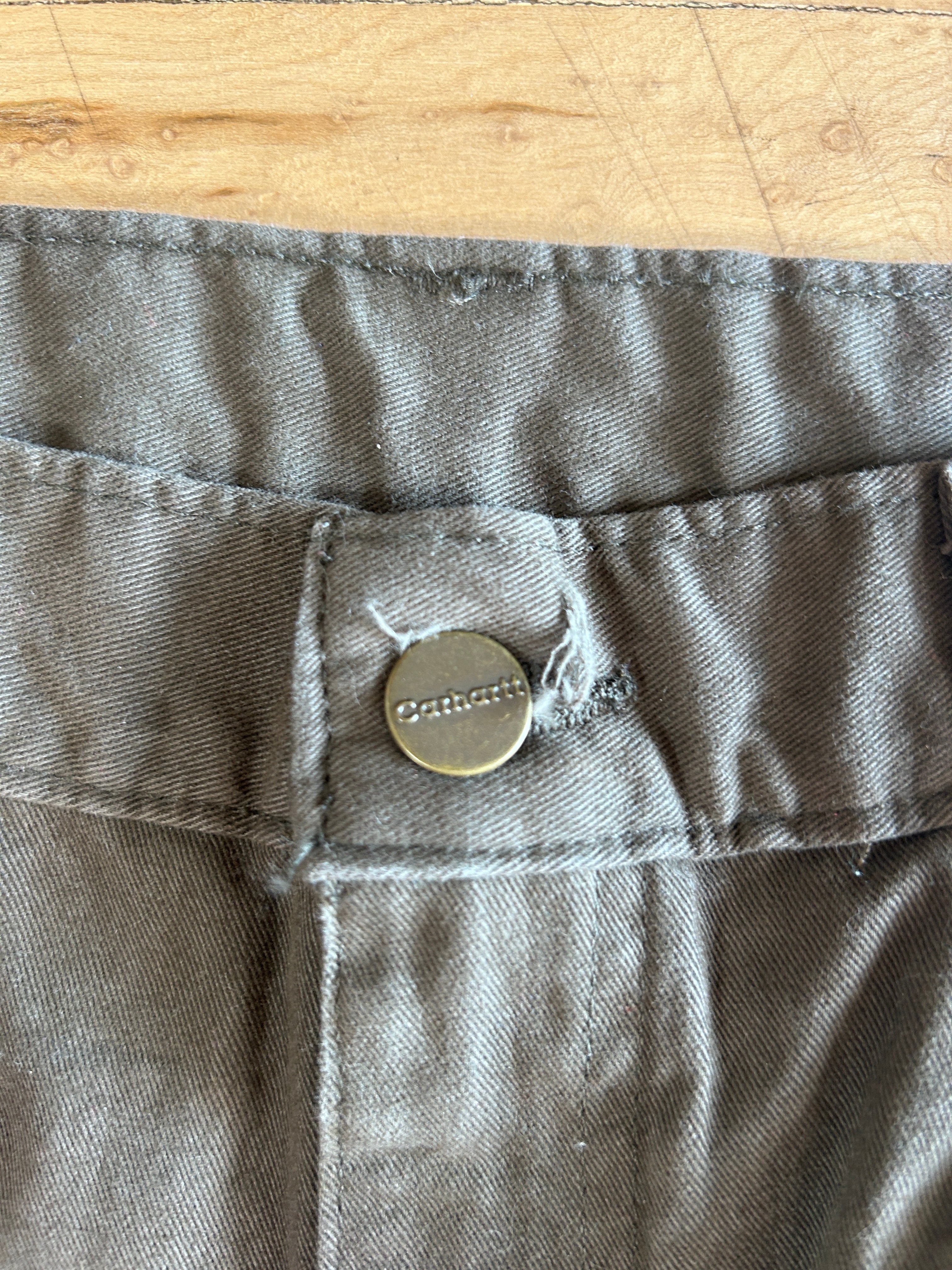 Carhartt 33x32 brown cargos