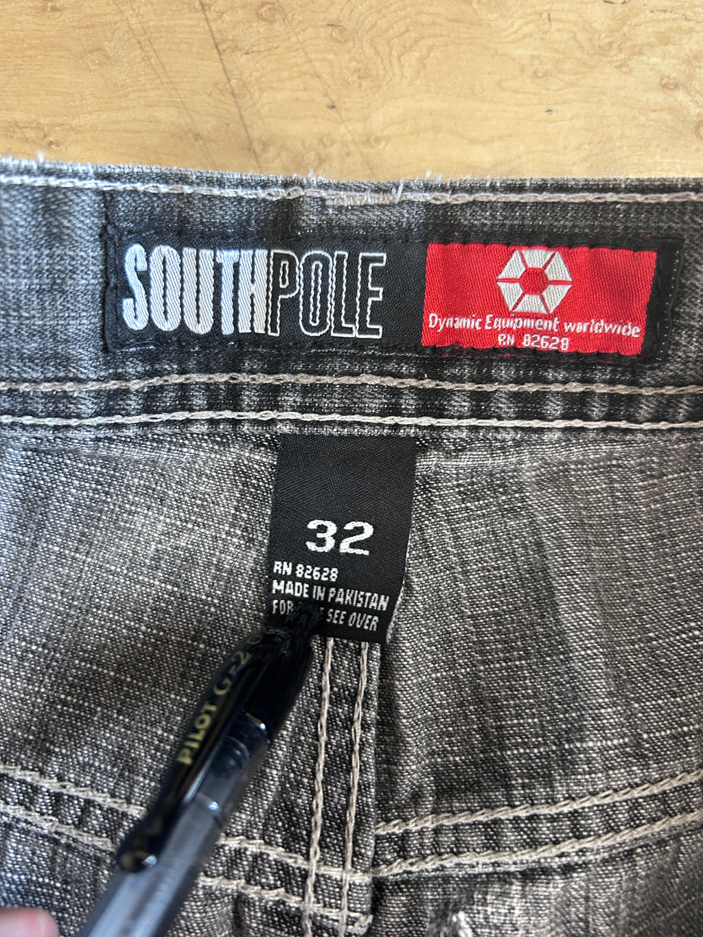 Southpole red tabs 32x32 grey jeans