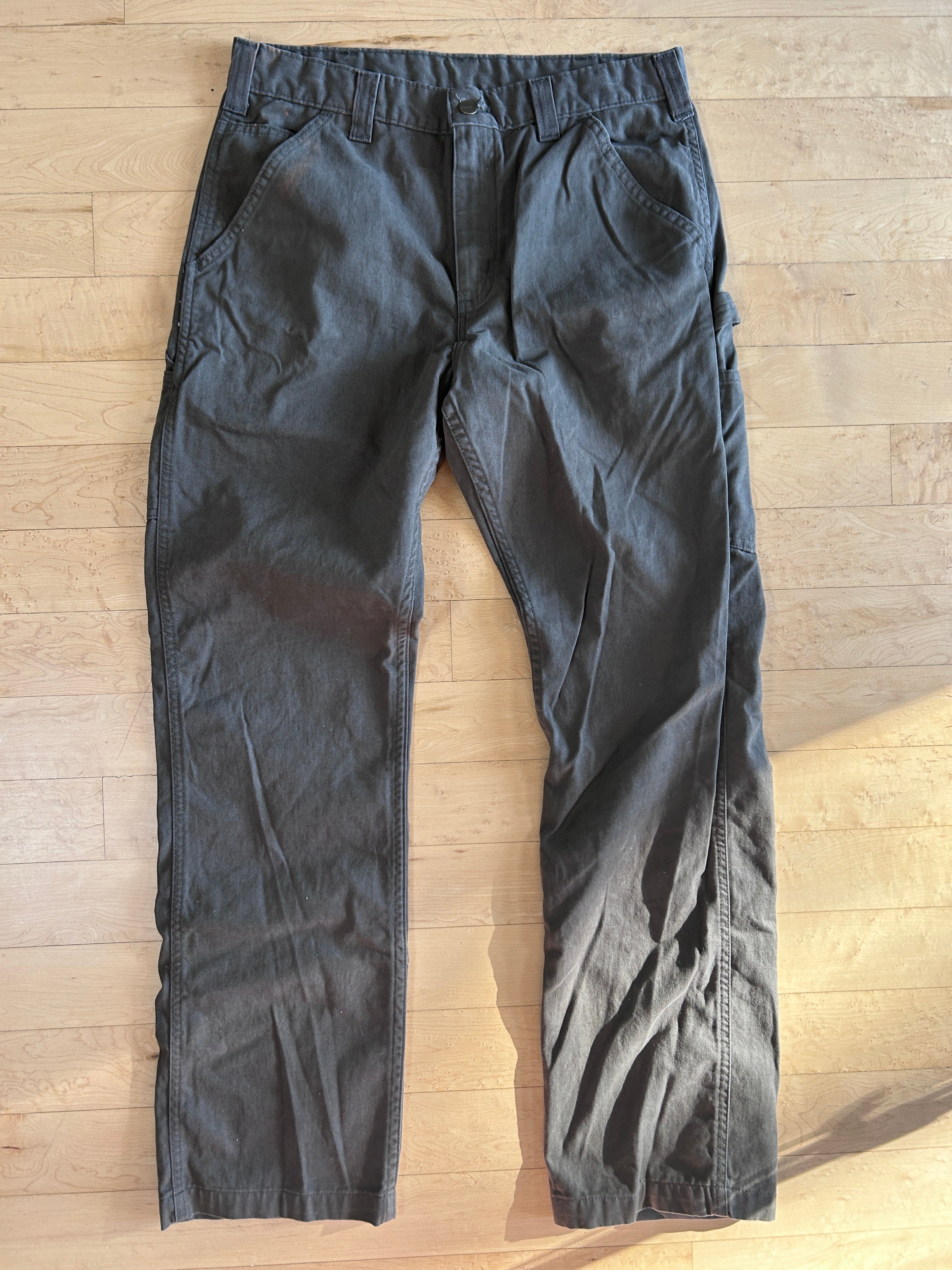 Carhartt 33x32 brown cargos