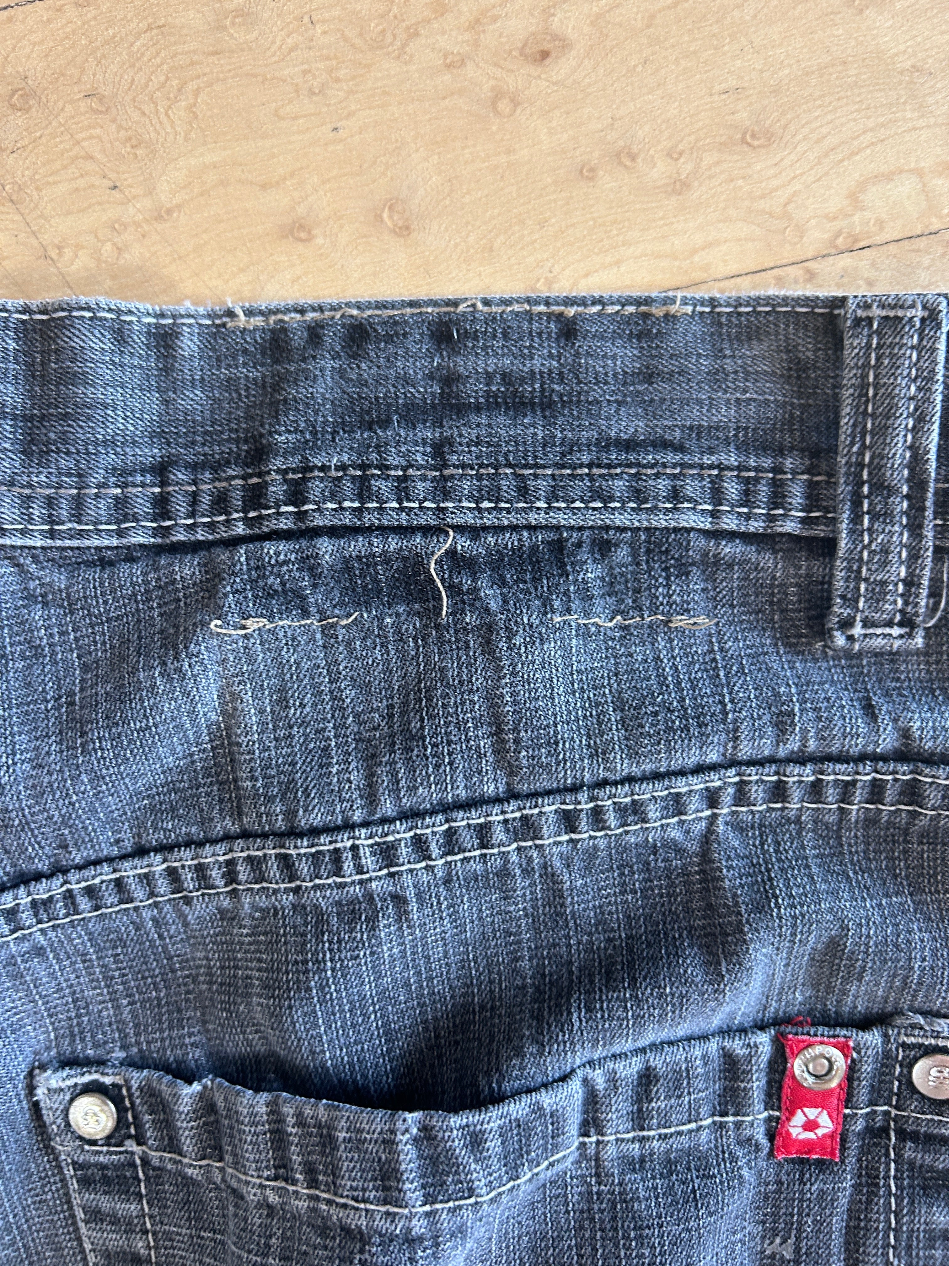 Southpole red tabs 32x32 grey jeans