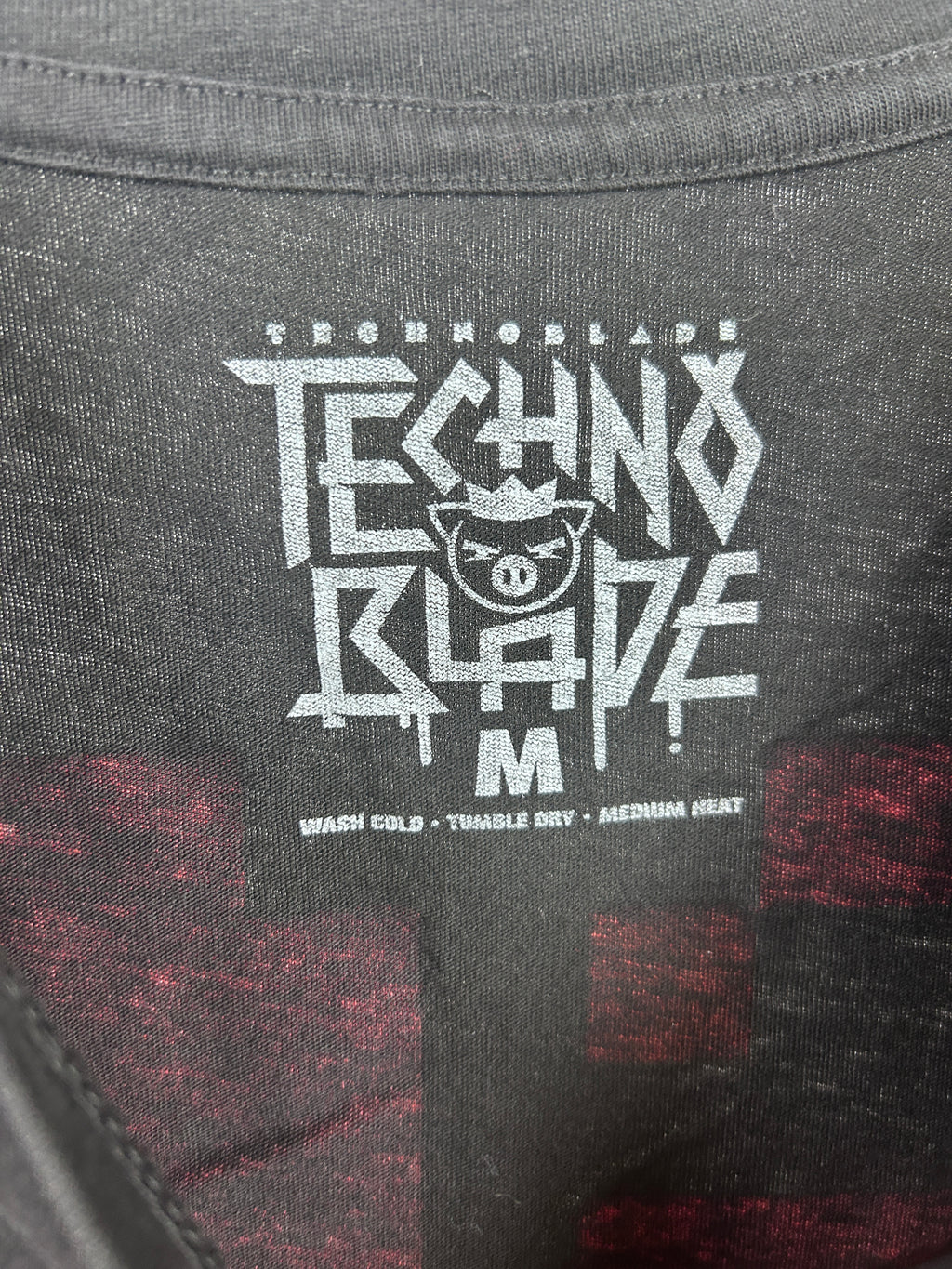 Techno blade shirt - size medium