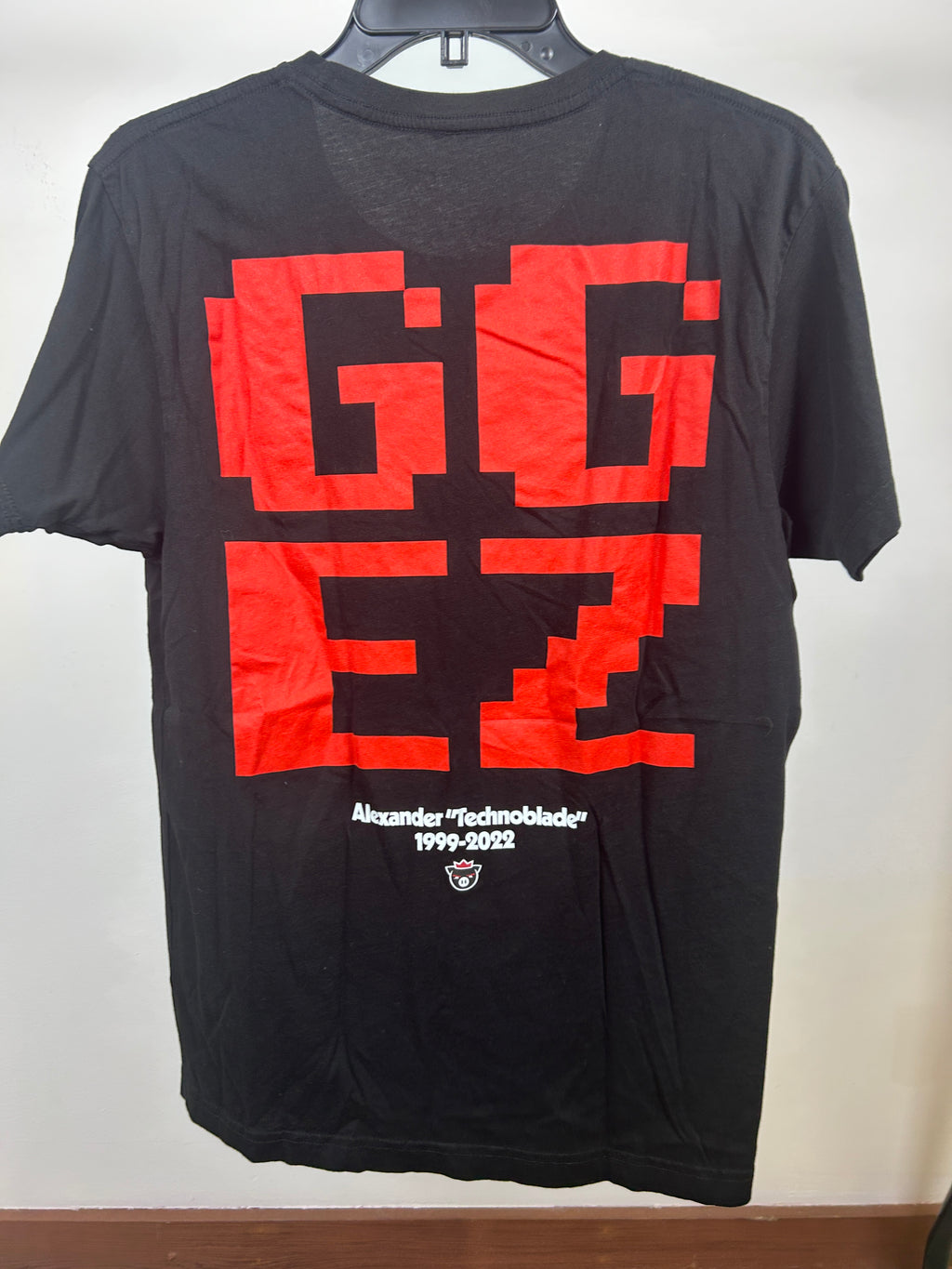 Techno blade shirt - size medium
