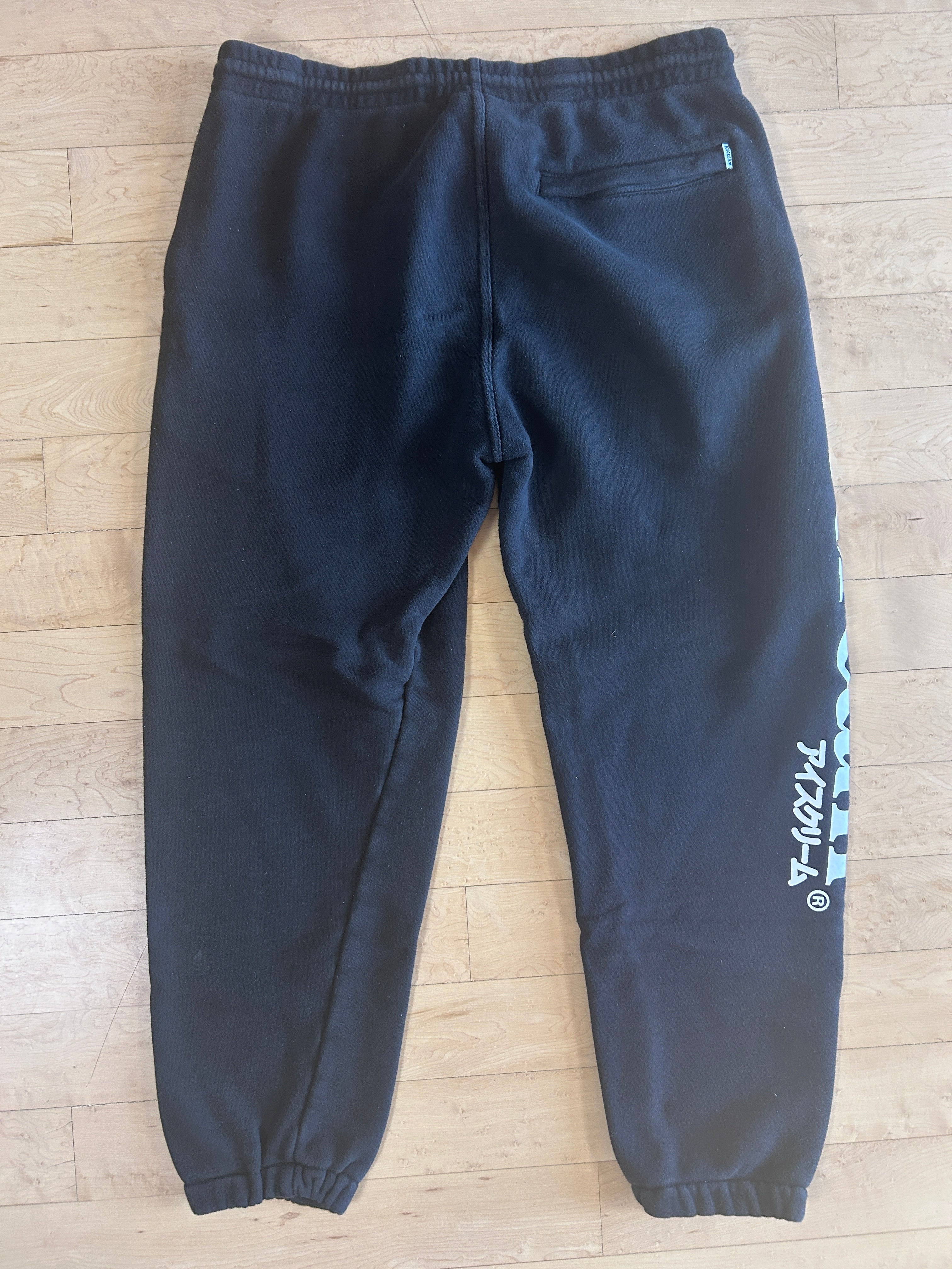 Ice cream sweats medium
