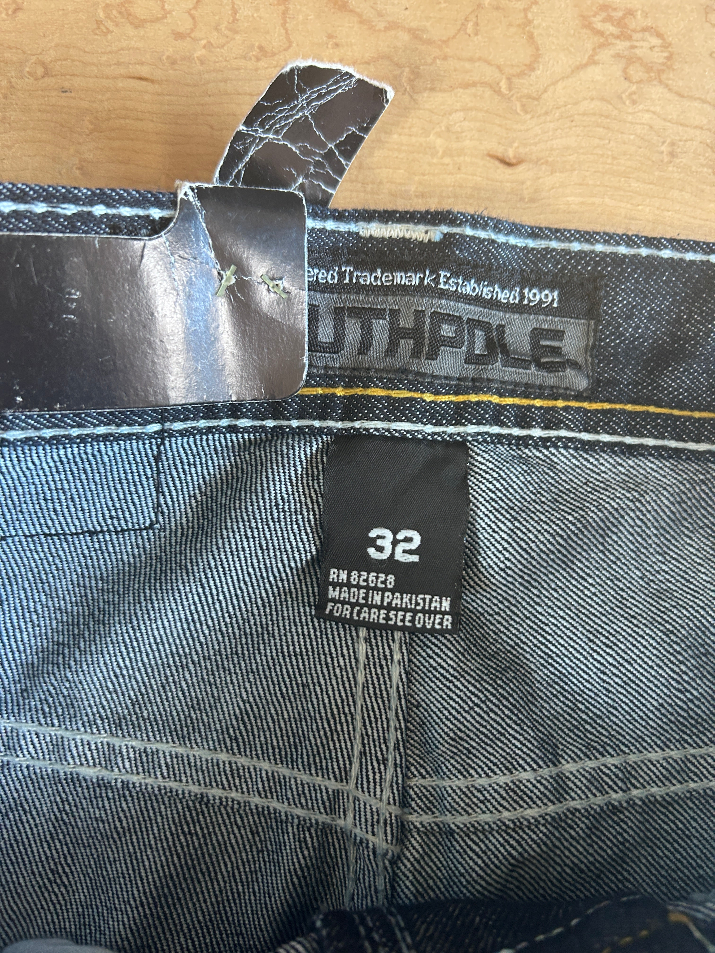 Southpole yellow tab 32x32 deadstock jeans