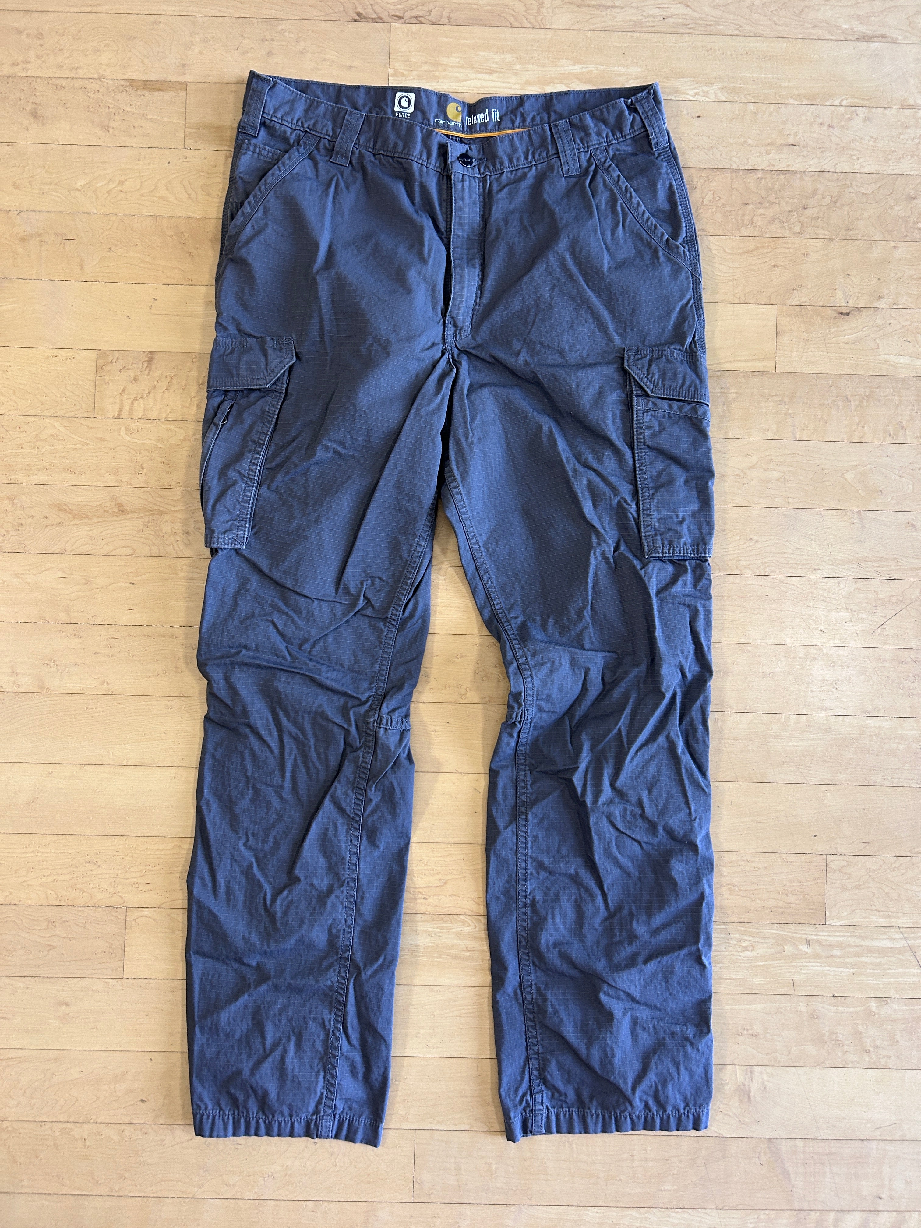 Carhart blue cargos relaxed fit 38x34 force