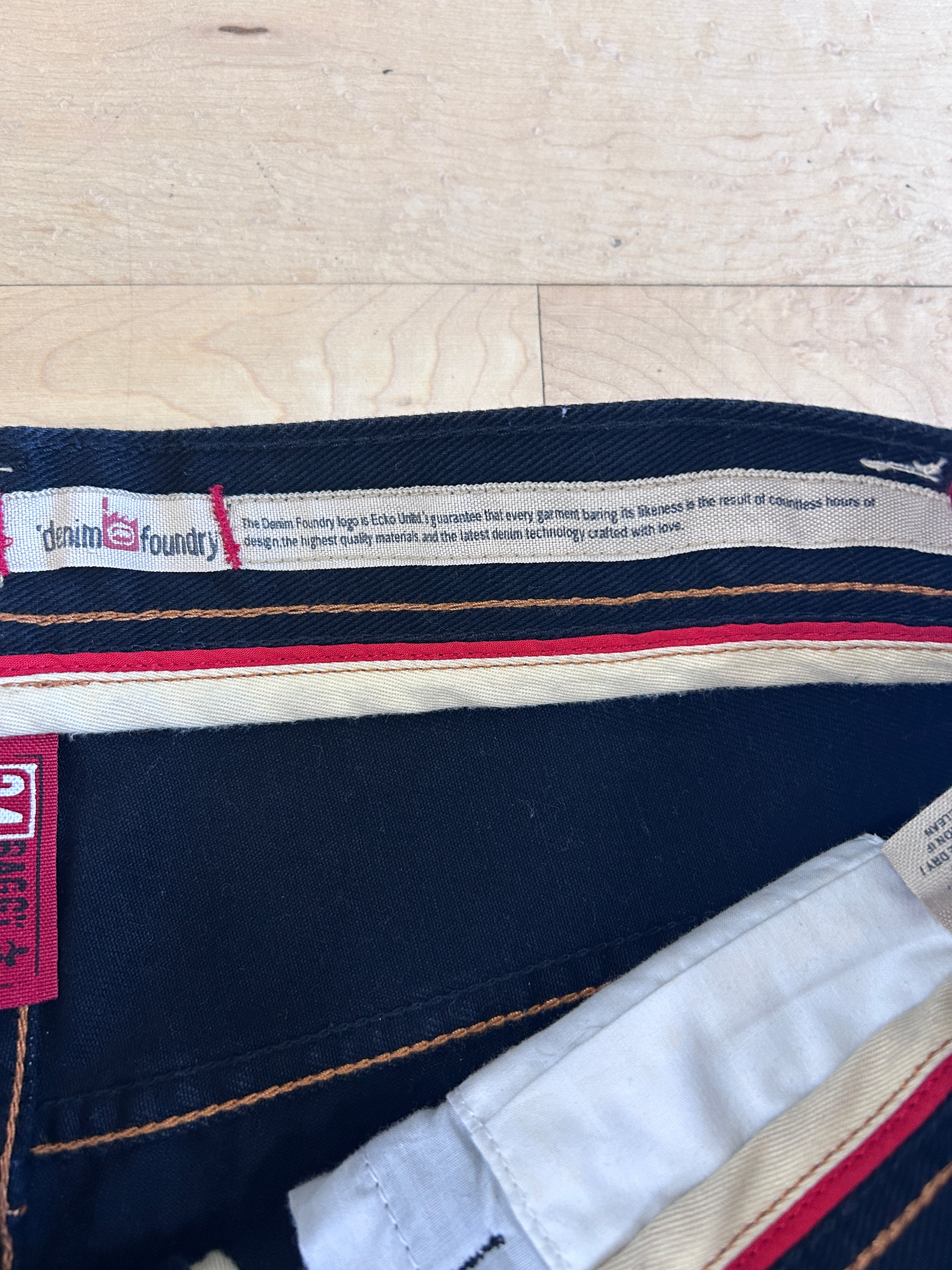 Ecko jeans 34x32 detailed black