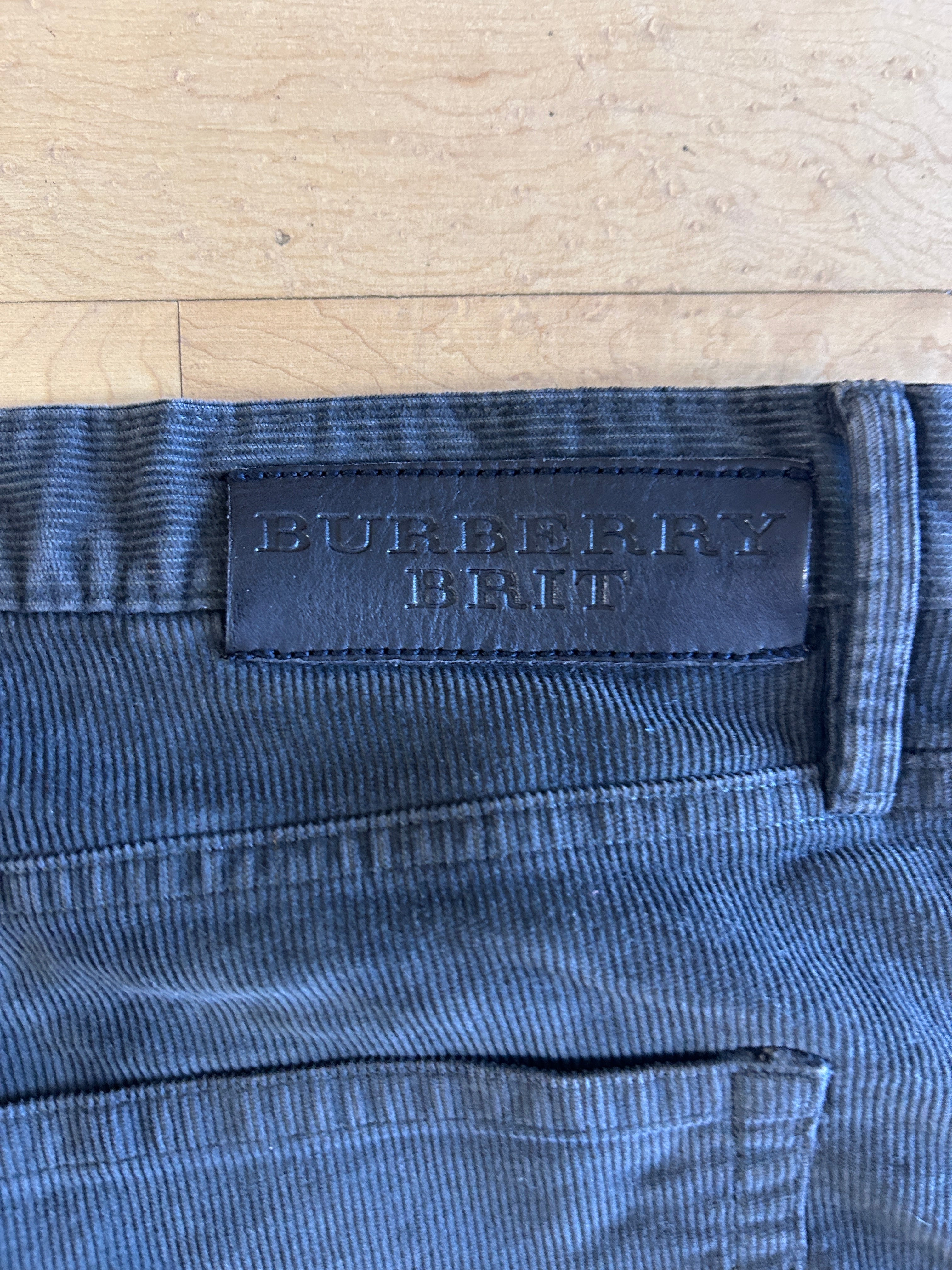 Burberry jeans 32x28