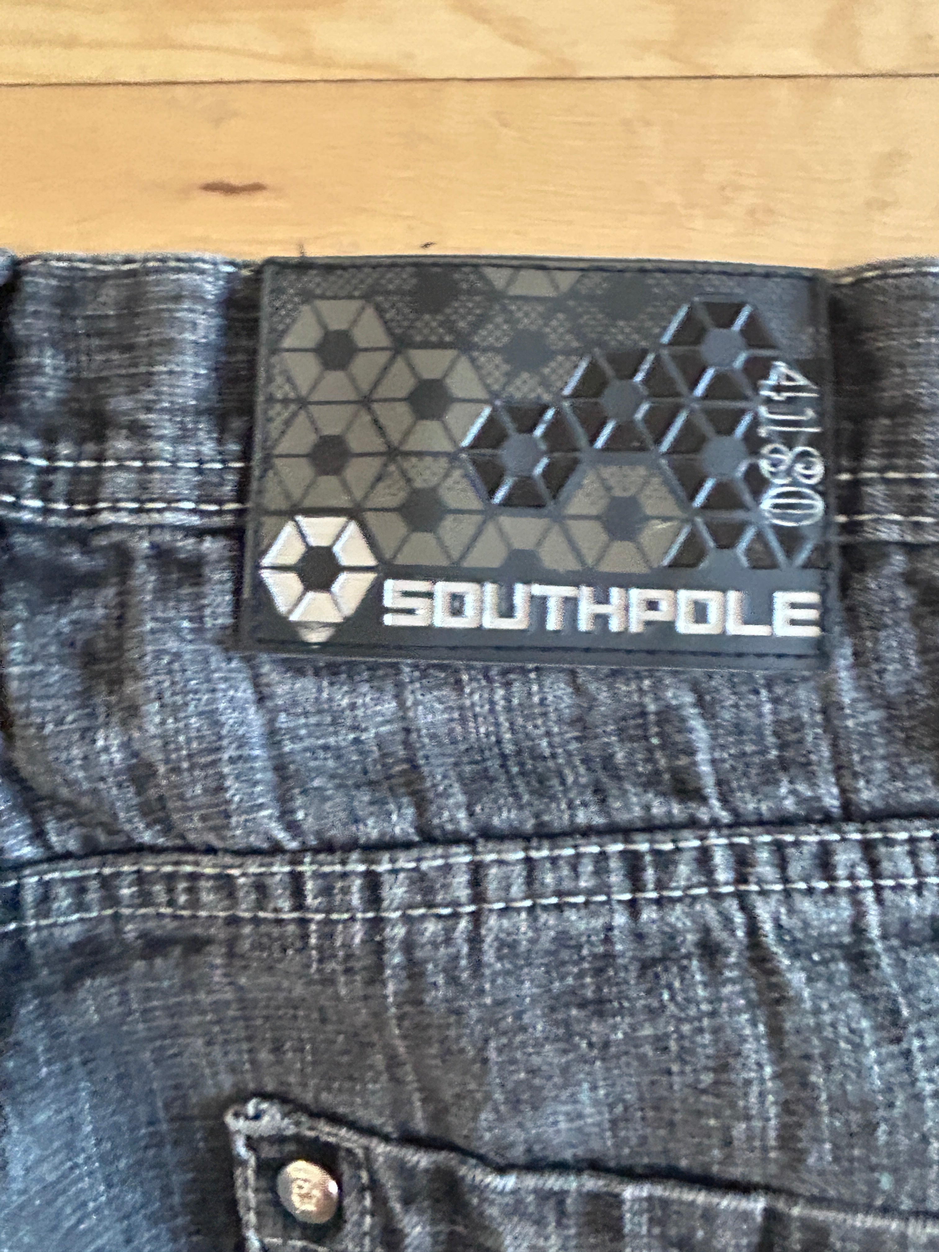 SouthPole black tab 32x32